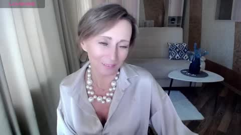 Snapshot of veronicagilbert chatting on 02.10.25 Helen online show from 02.10.25