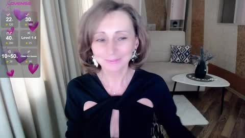 Snapshot of veronicagilbert chatting on 02.11.25 Helen online show from 02.11.25