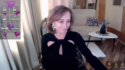 Snapshot of veronicagilbert chatting on 02.11.25 Helen online show from 02.11.25