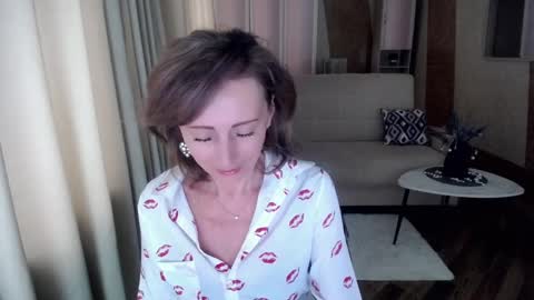 Snapshot of veronicagilbert chatting on 02.14.25 Helen online show from 02.14.25