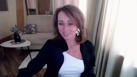 Snapshot of veronicagilbert chatting on 02.18.25 Helen online show from 02.18.25