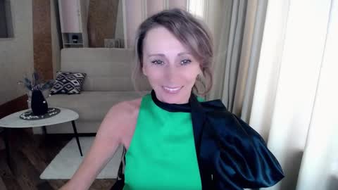 Snapshot of veronicagilbert chatting on 02.21.25 Helen online show from 02.21.25