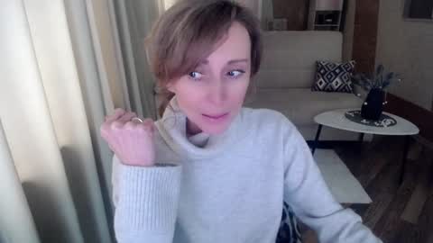 Snapshot of veronicagilbert chatting on 03.01.25 Helen online show from 03.01.25