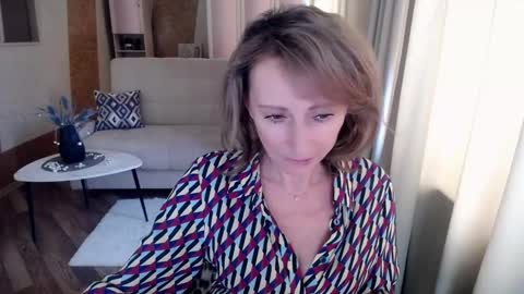 Snapshot of veronicagilbert chatting on 03.02.25 Helen online show from 03.02.25