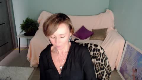 Snapshot of veronicagilbert chatting on 03.05.25 Helen online show from 03.05.25
