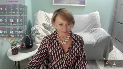 Snapshot of veronicagilbert chatting on 09.11.25 Helen online show from 09.11.25