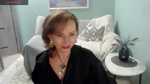 Snapshot of veronicagilbert chatting on 09.30.25 Helen online show from 09.30.25