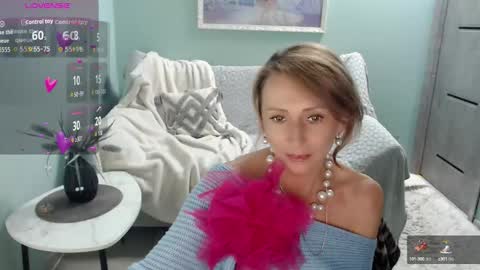 Snapshot of veronicagilbert chatting on 10.03.25 Helen online show from 10.03.25
