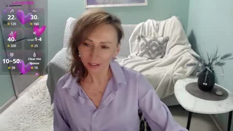 Snapshot of veronicagilbert chatting on 10.13.25 Helen online show from 10.13.25