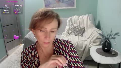 Snapshot of veronicagilbert chatting on 10.14.25 Helen online show from 10.14.25