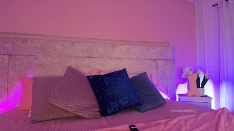 Vero  online show from 02.22.25