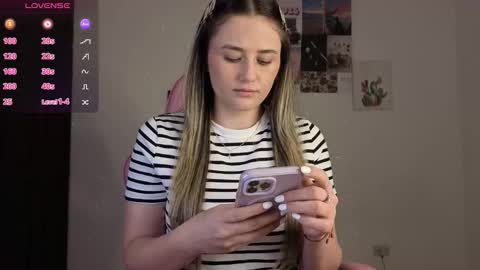 Snapshot of veronika__winslow_ chatting on 02.11.26 Vero online show from 02.11.26