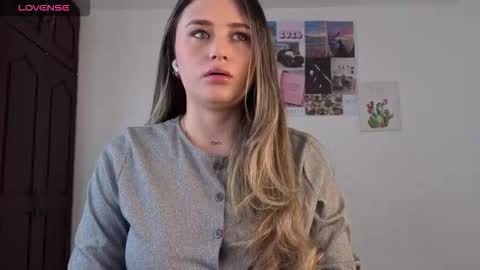 Snapshot of veronika__winslow_ chatting on 02.24.26 Vero online show from 02.24.26