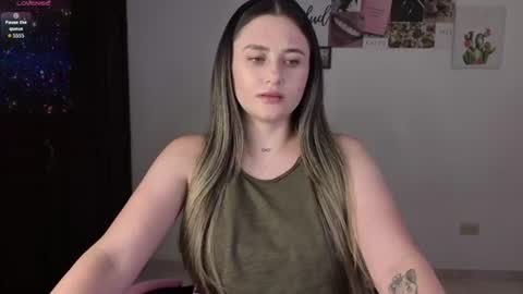 Snapshot of veronika__winslow_ chatting on 06.28.26 Vero online show from 06.28.26