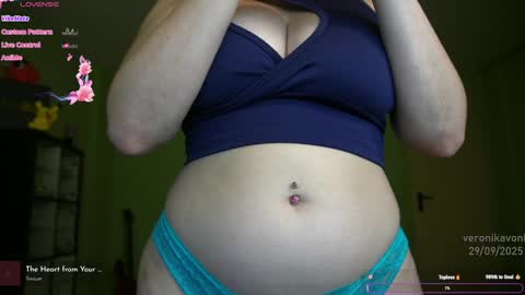 Snapshot of veronikavonk chatting on 09.29.25 Veronika von Kleist online show from 09.29.25