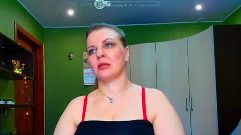 Snapshot of veronikawgold chatting on 06.12.26 VeronikawGold online show from 06.12.26