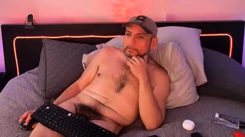 Snapshot of verspig7 chatting on 02.25.25 VersPig7 online show from 02.25.25