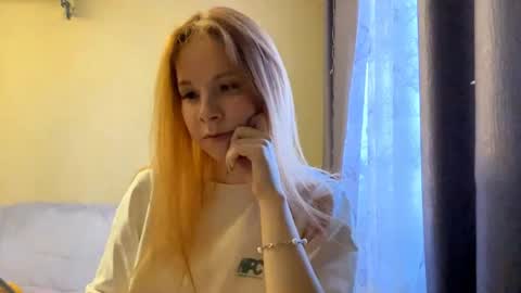 Snapshot of vertiegartrell chatting on 06.05.26 Lina online show from 06.05.26