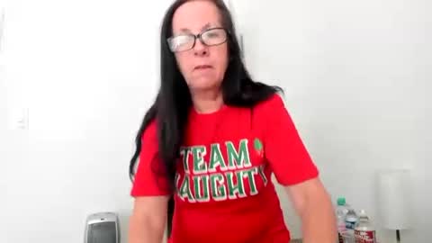 verysassypeachgoddess online show from 11.28.25