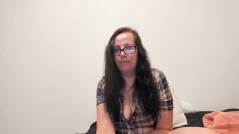 Snapshot of verysassypeachgoddess chatting on 04.21.26 verysassypeachgoddess online show from 04.21.26