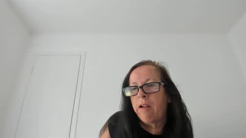 Snapshot of verysassypeachgoddess chatting on 05.03.26 verysassypeachgoddess online show from 05.03.26