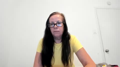 Snapshot of verysassypeachgoddess chatting on 05.18.26 verysassypeachgoddess online show from 05.18.26