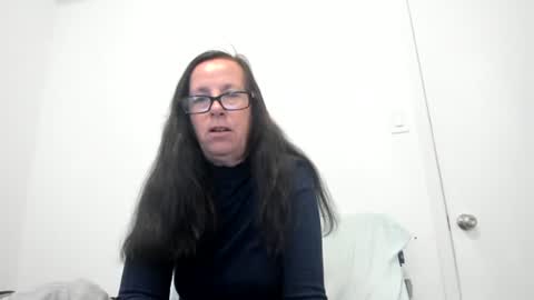 Snapshot of verysassypeachgoddess chatting on 06.15.26 verysassypeachgoddess online show from 06.15.26