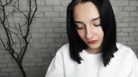 Snapshot of veryveryshygirl chatting on 01.02.25 Ana online show from 01.02.25