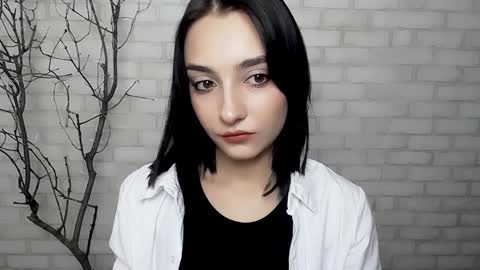 Snapshot of veryveryshygirl chatting on 01.12.25 Ana online show from 01.12.25