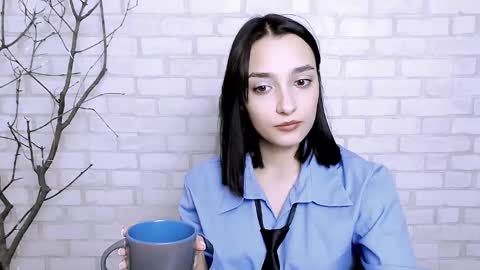 Snapshot of veryveryshygirl chatting on 03.08.25 Ana online show from 03.08.25