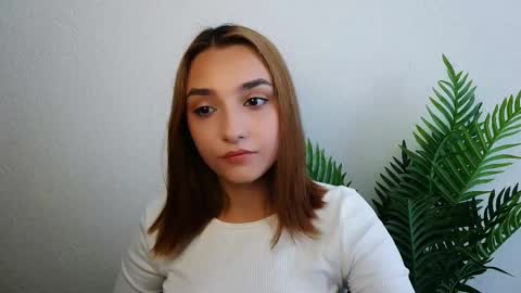 Snapshot of veryveryshygirl chatting on 09.20.25 Ana online show from 09.20.25