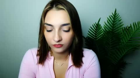 Snapshot of veryveryshygirl chatting on 11.10.25 Ana online show from 11.10.25