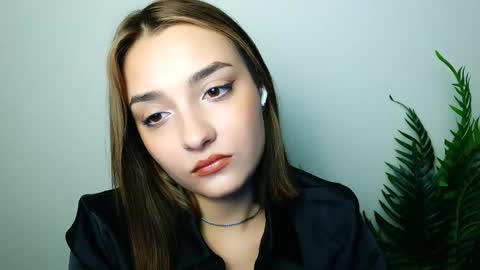 Snapshot of veryveryshygirl chatting on 11.28.25 Ana online show from 11.28.25