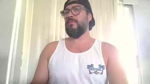Snapshot of vesturelove chatting on 09.17.25 vesturelove online show from 09.17.25