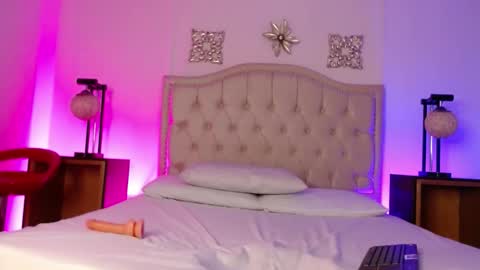 Snapshot of vetania_blake chatting on 12.22.25 vetania blake online show from 12.22.25