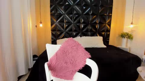 Snapshot of veyra_sereny chatting on 07.02.26 Vanesaa online show from 07.02.26