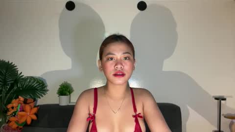 Snapshot of via_olala chatting on 11.03.25 via_olala online show from 11.03.25