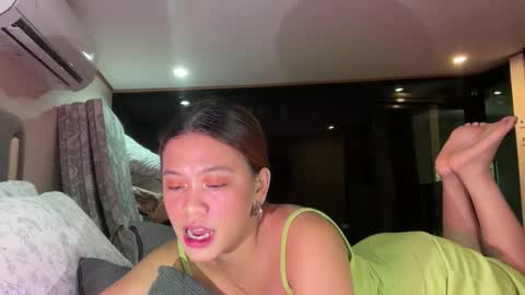 Snapshot of via_olala chatting on 12.21.25 via_olala online show from 12.21.25