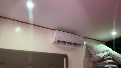 Snapshot of via_olala chatting on 01.08.26 via_olala online show from 01.08.26