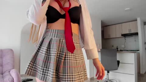 Snapshot of vianca_cruzz chatting on 12.06.24 Vianca Cruz online show from 12.06.24