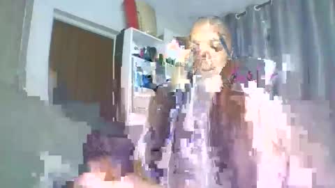 Snapshot of vibegoddess chatting on 09.22.25 tasha online show from 09.22.25