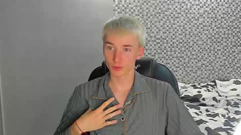 vibemygirl online show from 09.15.25