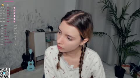 Snapshot of vibes_of_joy chatting on 12.14.24 Mikky online show from 12.14.24