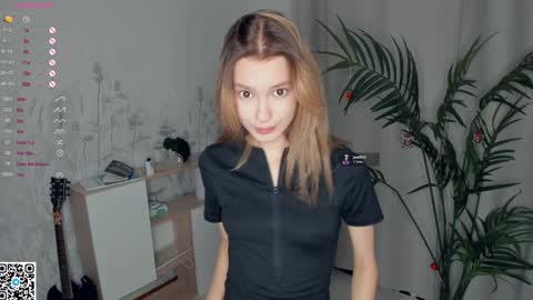 Snapshot of vibes_of_joy chatting on 12.26.24 Mikky online show from 12.26.24