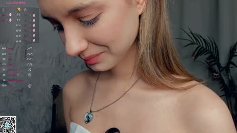 Snapshot of vibes_of_joy chatting on 12.30.24 Mikky online show from 12.30.24