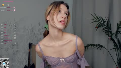 Snapshot of vibes_of_joy chatting on 01.05.25 Mikky online show from 01.05.25