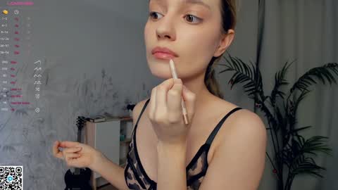 Snapshot of vibes_of_joy chatting on 01.11.25 Mikky online show from 01.11.25