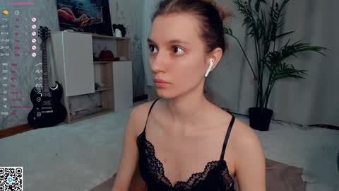 Snapshot of vibes_of_joy chatting on 01.17.25 Mikky online show from 01.17.25