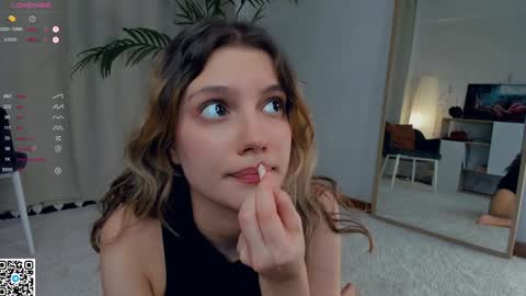 Snapshot of vibes_of_joy chatting on 02.03.25 Mikky online show from 02.03.25