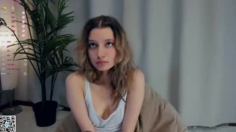 Snapshot of vibes_of_joy chatting on 02.13.25 Mikky online show from 02.13.25